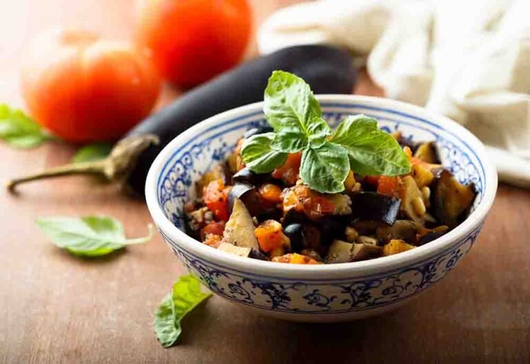 Sizilianische Auberginen, Caponata siciliana, Caponata aus Auberginen